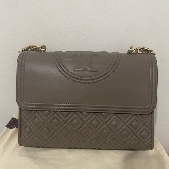 Tory Burch FLEMING CONVERTIBLE SHOULDER BAG. - Picture 1 of 15